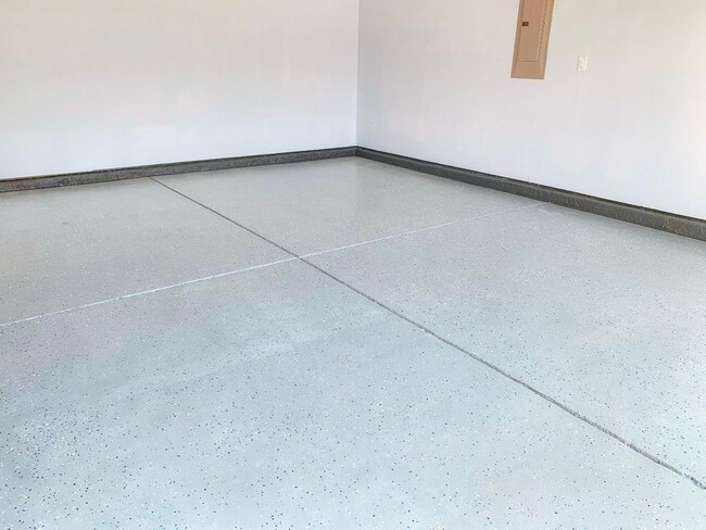 Building Photo - Available Early June! Gorgeous 3 BED 2.5 B...