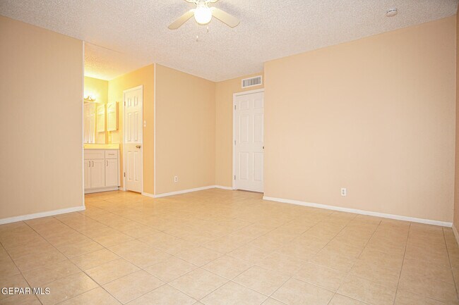 Building Photo - 11608 James Watt Dr