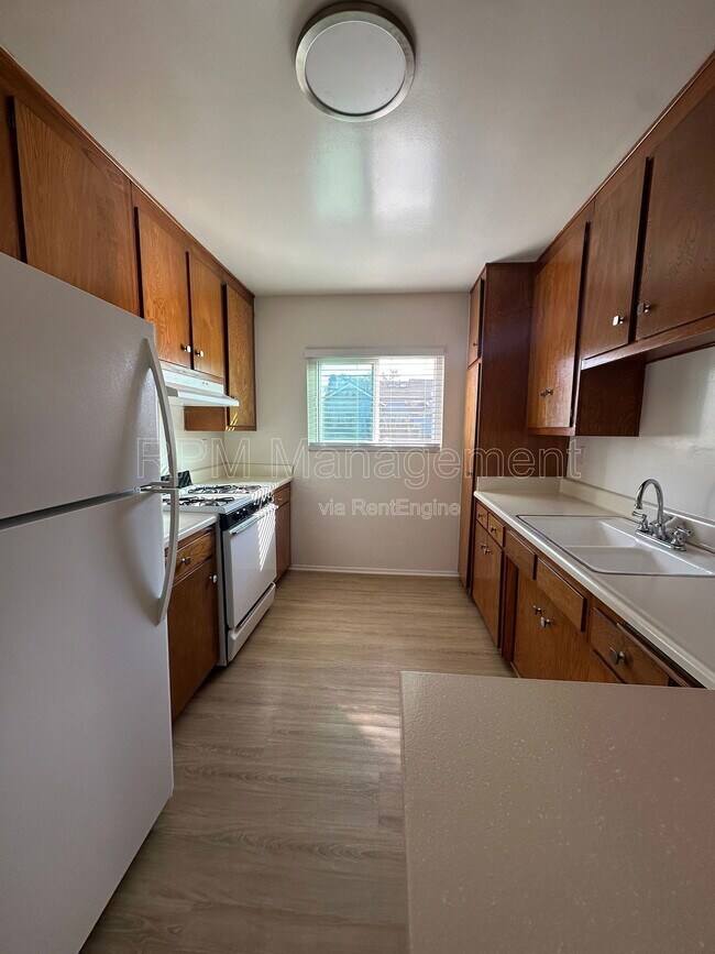 Building Photo - 4350 Troost Ave