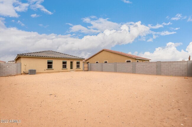 Building Photo - 1060 Palo Verde Ave