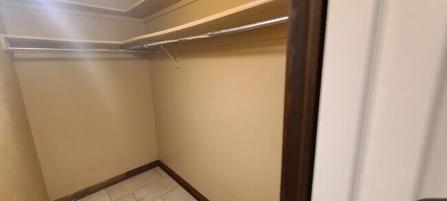 Building Photo - Hummingbird