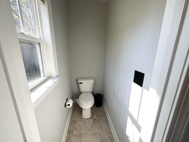 Building Photo - 1701 Sassafras Ct