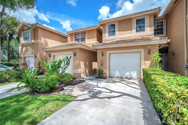 Building Photo - 10112 Royal Palm Blvd