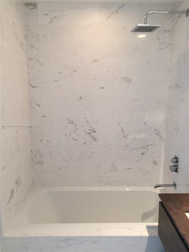 Building Photo - 350 Ocean Dr