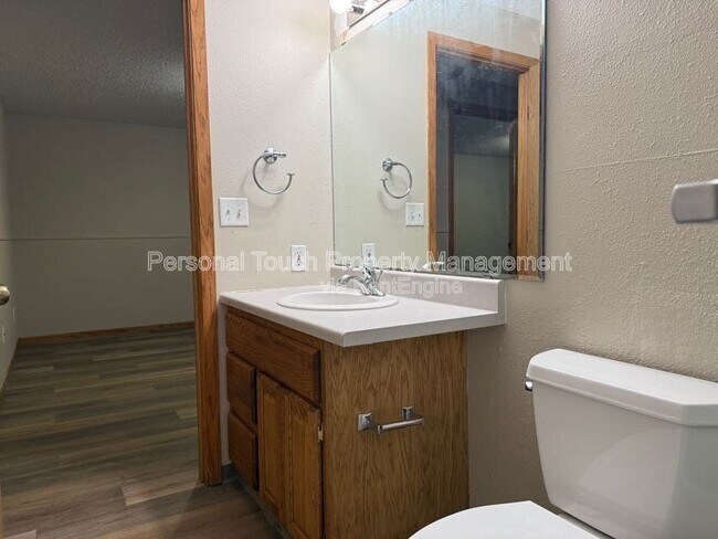 Building Photo - 2736-33 1/2 33 1/2 Ave S