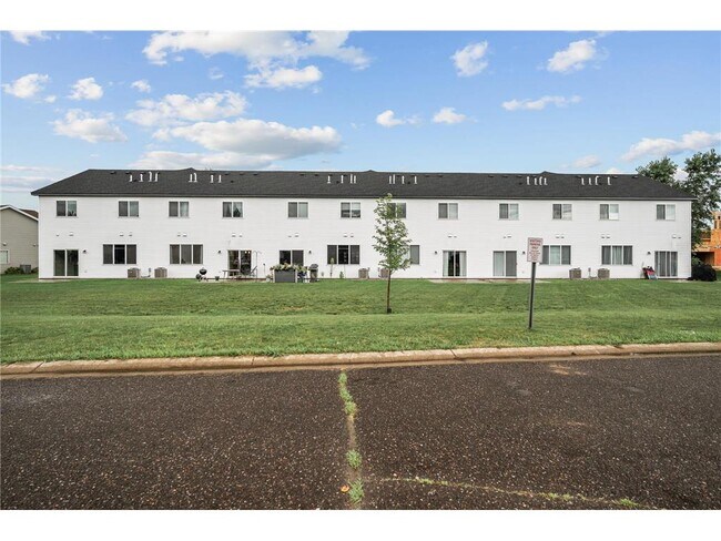 Building Photo - 2117 Cleveland Ln S