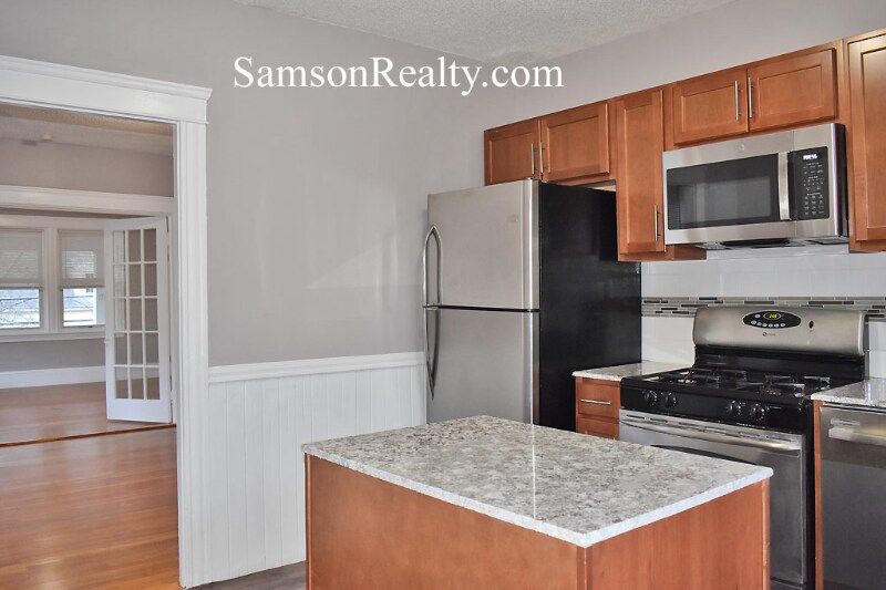 Building Photo - 136 Hillside Ave