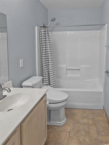 Building Photo - 4602 Green Meadow Dr