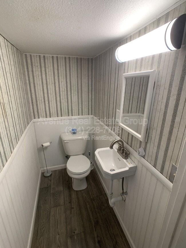 Building Photo - 858 Hazelvalley Dr