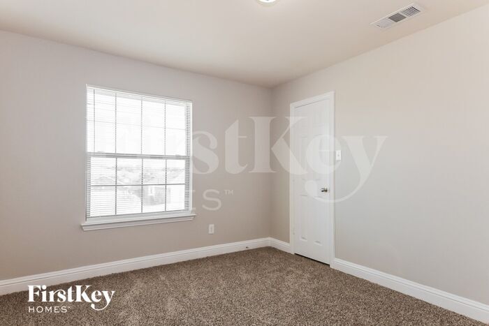 Building Photo - 15642 Gatsby Ln