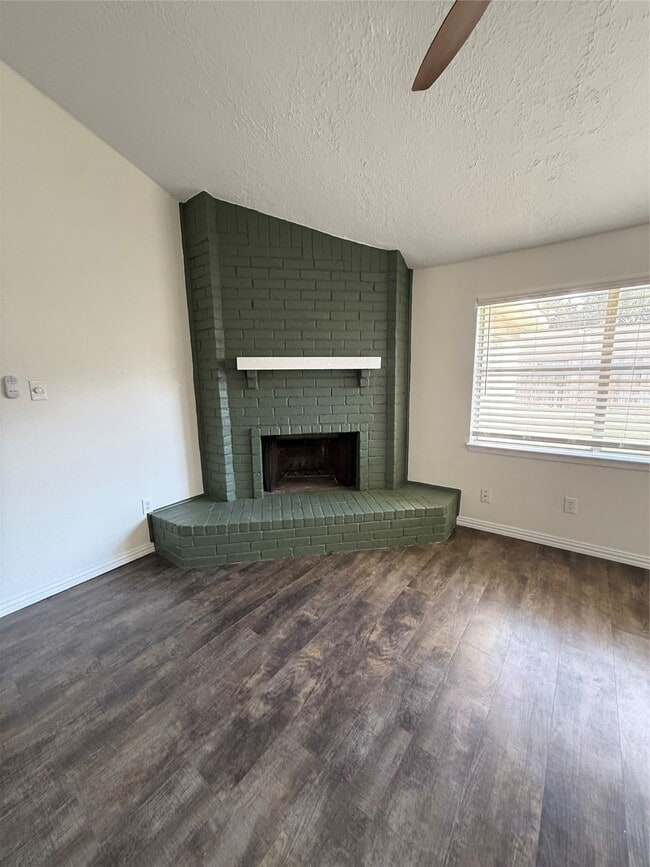 Building Photo - 16715 Ribbonridge Dr