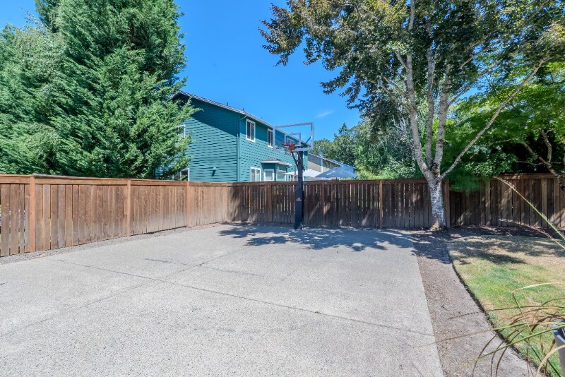 Building Photo - 674 SE 57th Ave