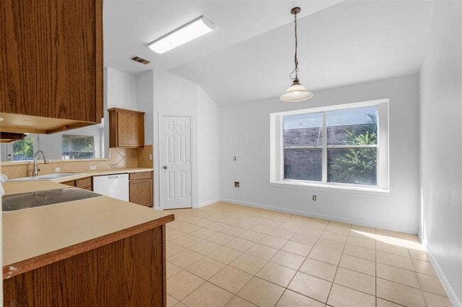 Building Photo - 114 Gainer Dr