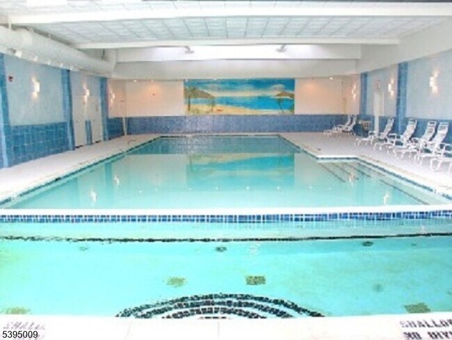 Building Photo - 3102 Cleveland Ln