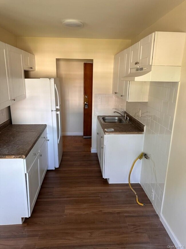 Building Photo - 7a Hemlock Dr