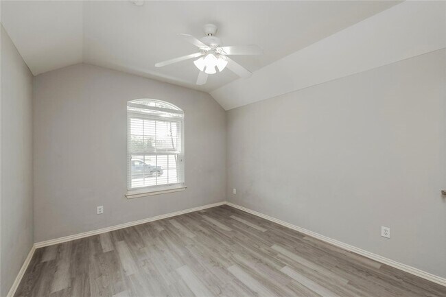 Building Photo - 12422 Daimler Dr