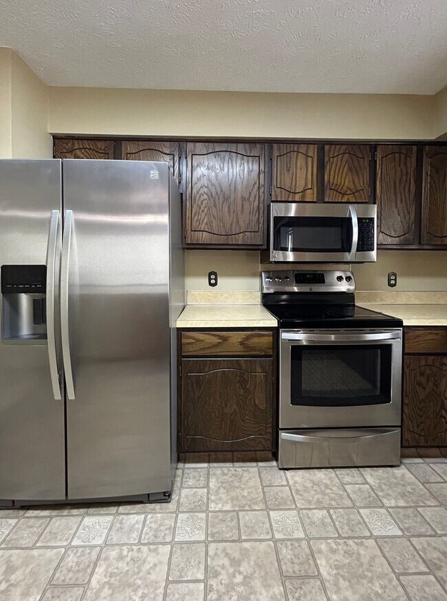 Building Photo - Spacious 3-Bedroom, 1-Bath Home with Garage & Basement in La Vista