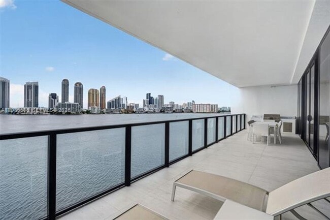 Building Photo - 5500 Island Estates Dr