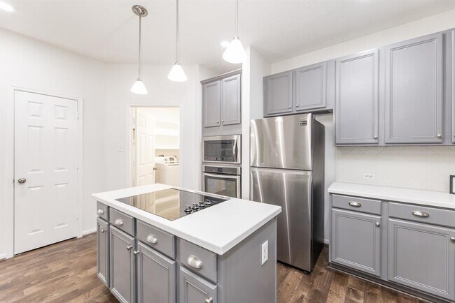 Building Photo - 5026 Bellmead Dr