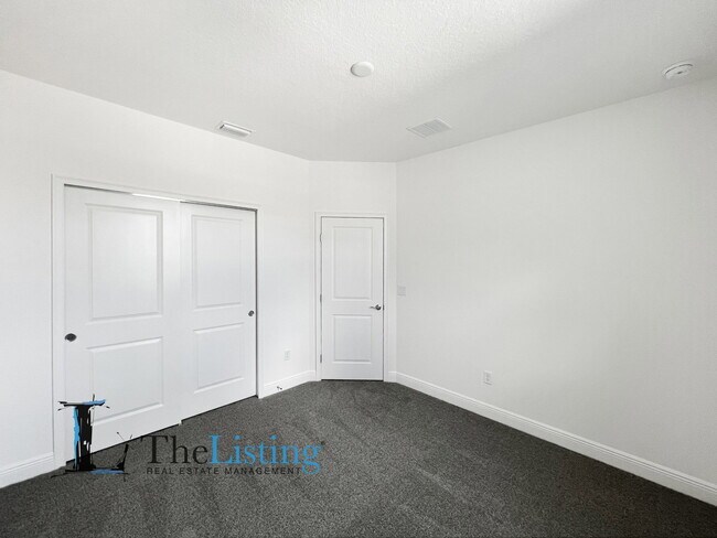 Building Photo - 3875 Knotty Pne St