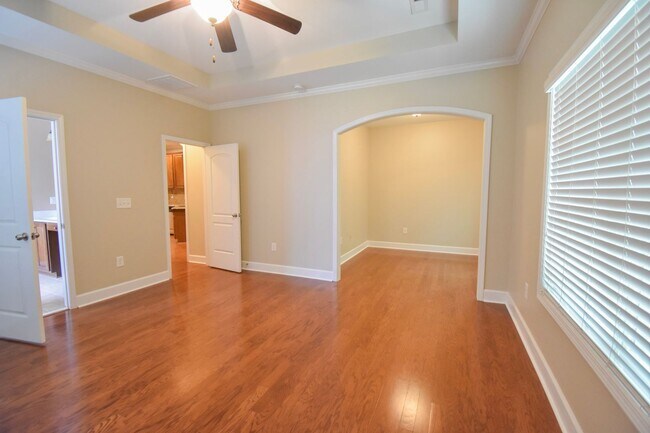 Building Photo - 4 Bedroom 2 Bathroom Home in Anderson Creek