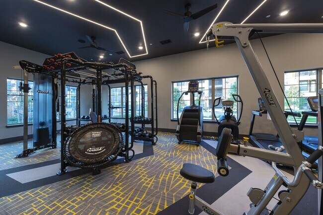 Building Photo - 2 Bed w/ $1,000 Gift Card + 6 Weeks Free —...