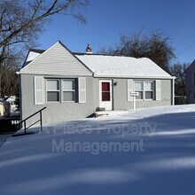 Building Photo - 338 La Motte Ln