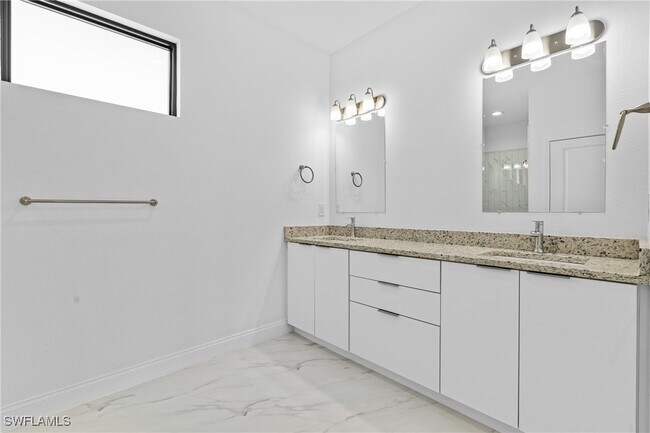 Building Photo - 933 Gleason St