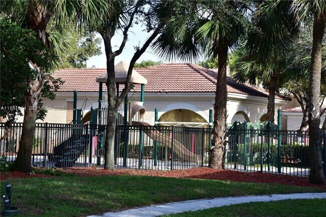 Building Photo - 2451 Centergate Dr