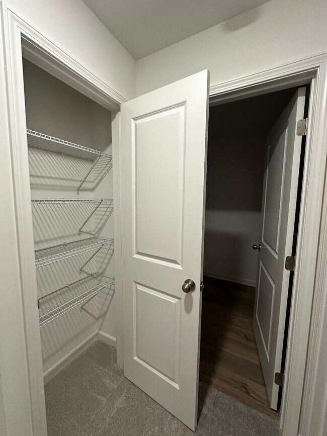 Building Photo - 2482 Van Fleet Cir