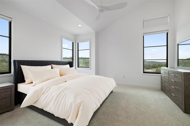 Building Photo - 705 Ariana Ct