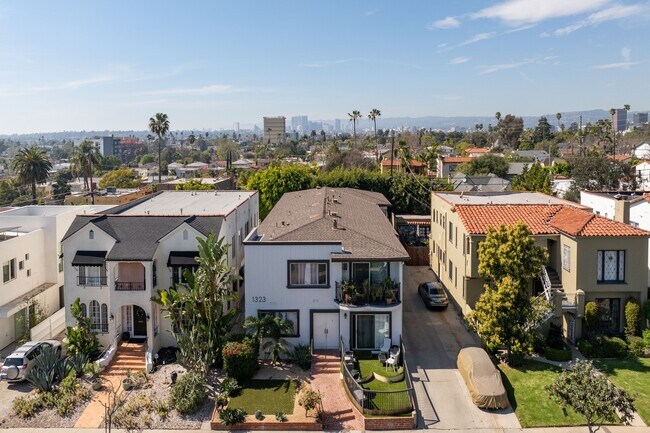 Building Photo - 1323 Ridgeley Dr