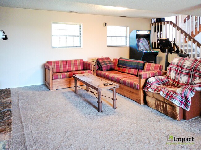 Building Photo - 5005 Sunbird Cliffs Dr