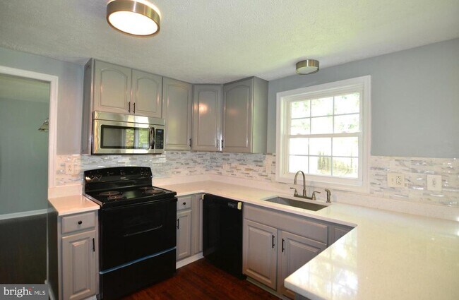 Building Photo - 17312 Amity Dr