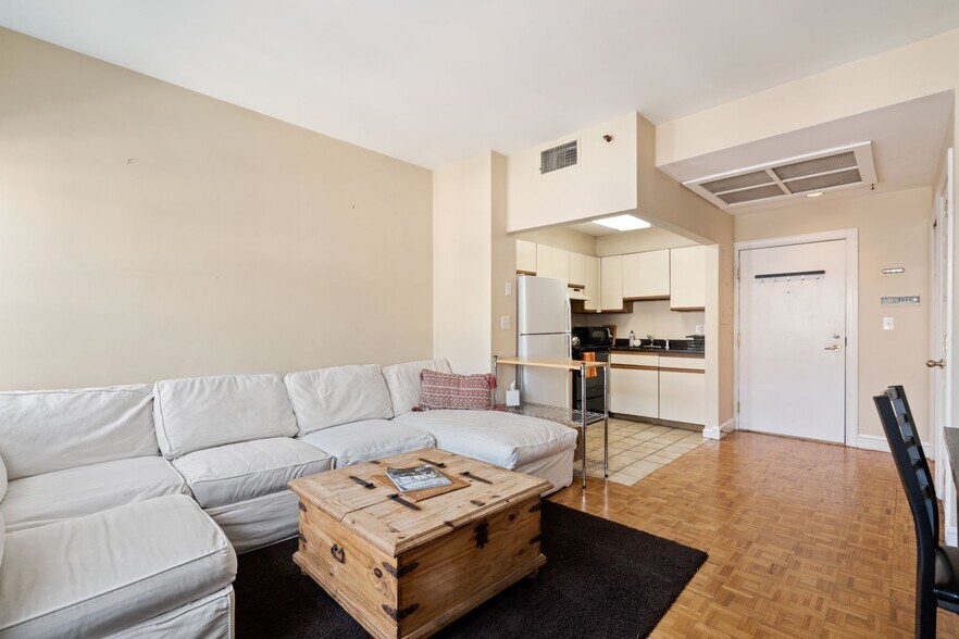 Building Photo - 416 Commonwealth Ave