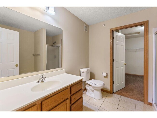 Building Photo - 14975 Pinto Ln