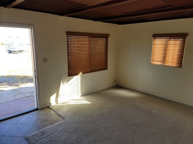 Building Photo - 36840 Camarillo Ave