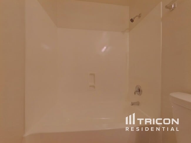 Building Photo - 16085 W Kendall St