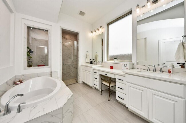 Building Photo - 23619 Bottlebrush Terrace Trl