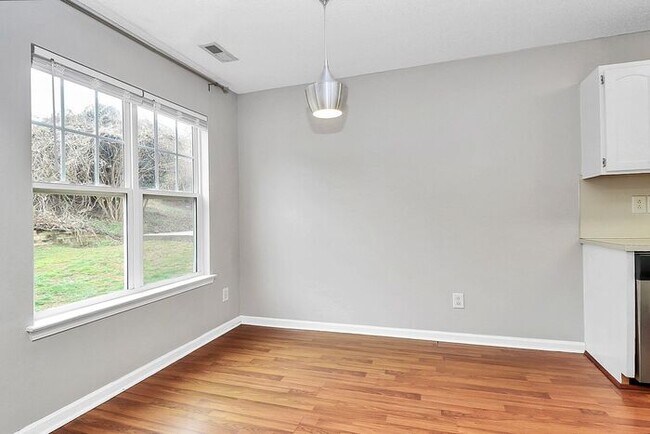 Building Photo - Charming 3BD/2.5BA Home in Matthews, NC!