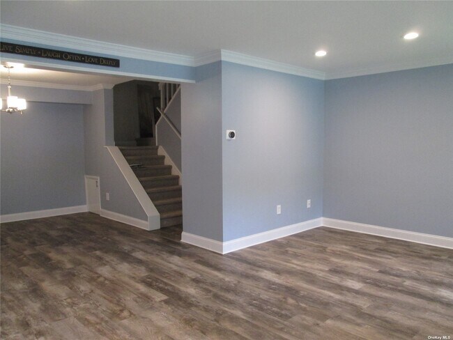 Building Photo - 229 Springmeadow Dr