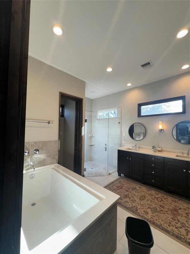 Building Photo - 2113 Barbaro Way