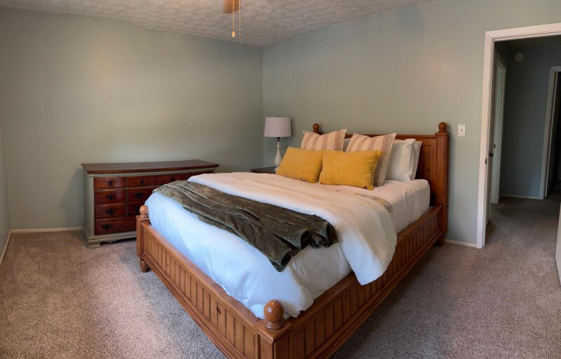 Building Photo - 408 Halia Crest