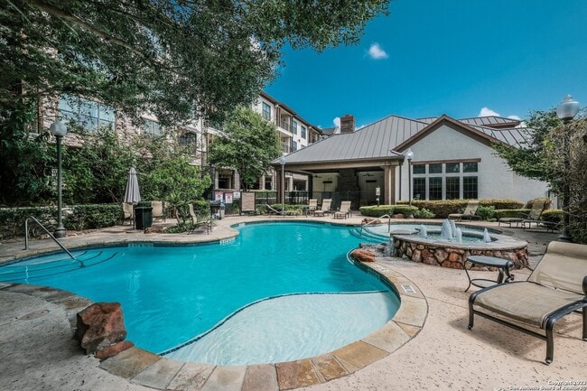 Building Photo - 7342 Oak Manor Dr