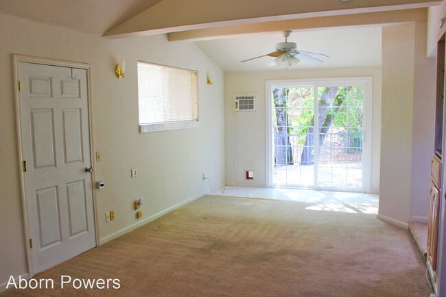 Building Photo - 3 br, 2 bath House - 4300 Canyon Valley Road