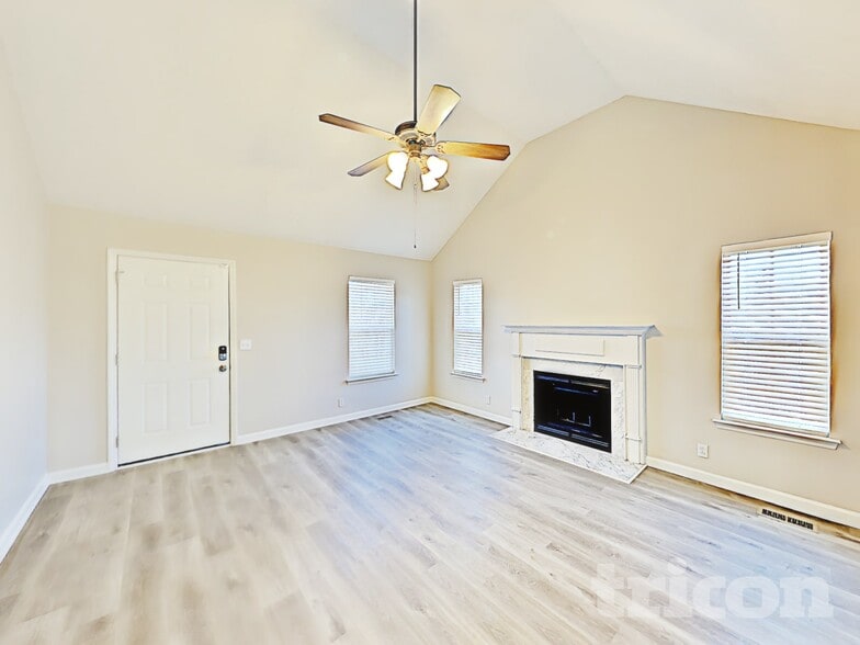 Building Photo - 2805 Blackwood Dr