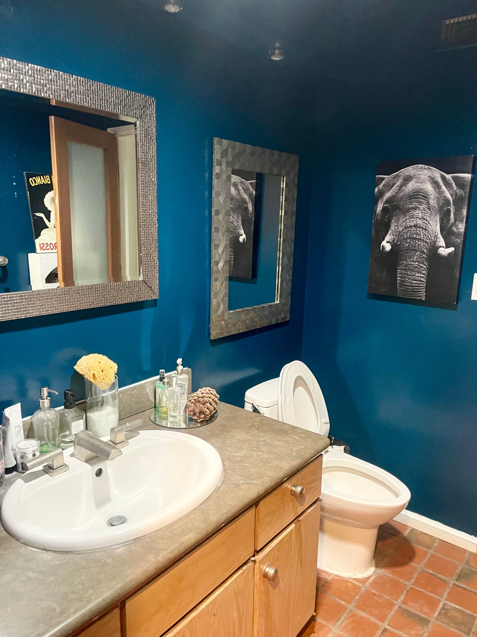 Building Photo - 2366 Nichols Canyon Rd