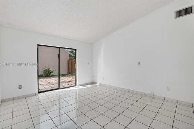 Building Photo - 14722 SW 110th Terrace