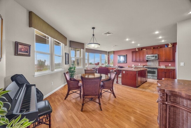 Building Photo - Modern Wailuku Home | 3 Bed / 2.5 Bath | Fully Furnished | Pet Friendly | Spacious Living & Prime...