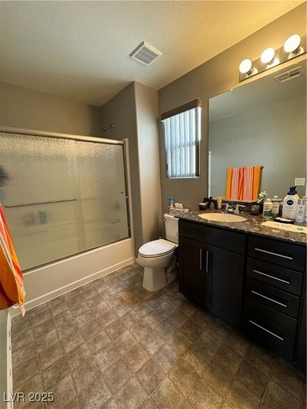 Building Photo - 745 Shiva St